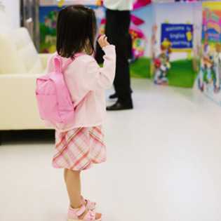 td-preschool-girl-waving